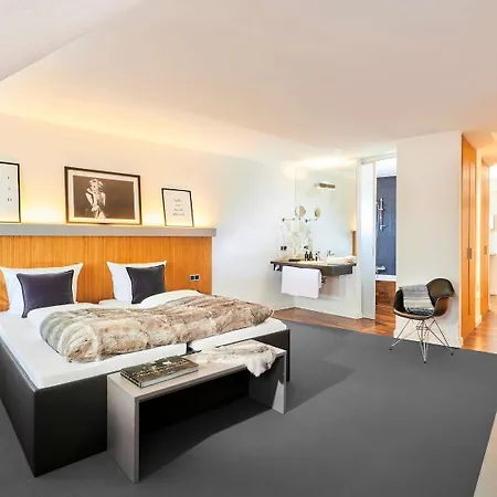 Nena Hotell BRE